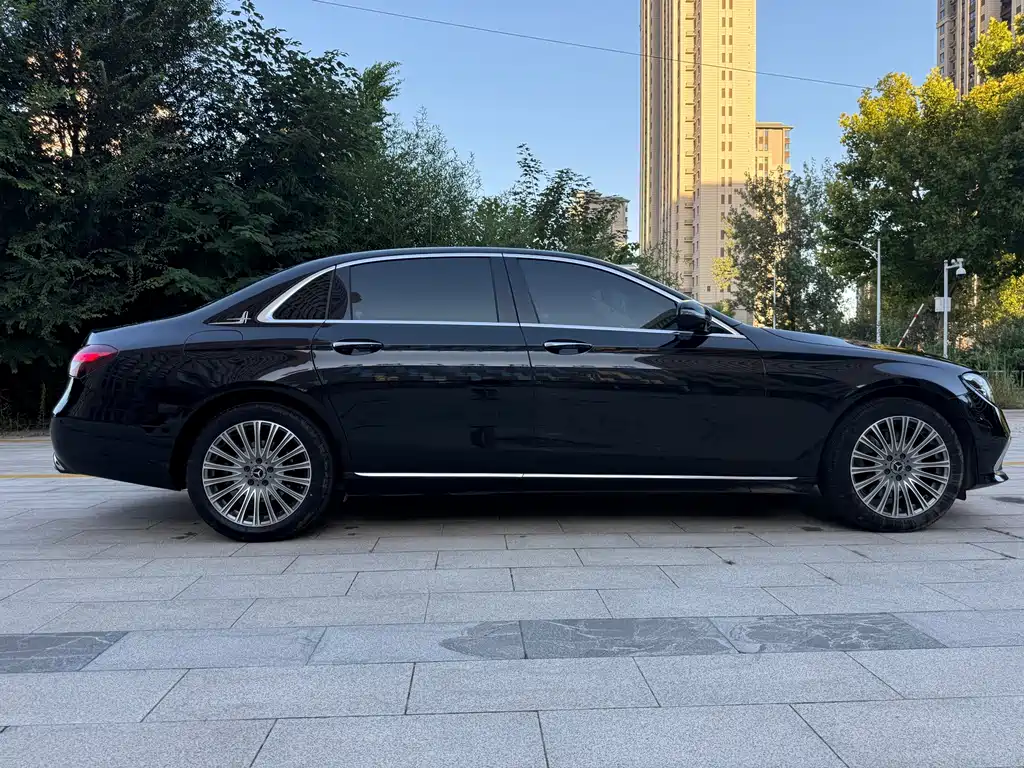 Mercedes-Benz E-Class — миниатюра 18
