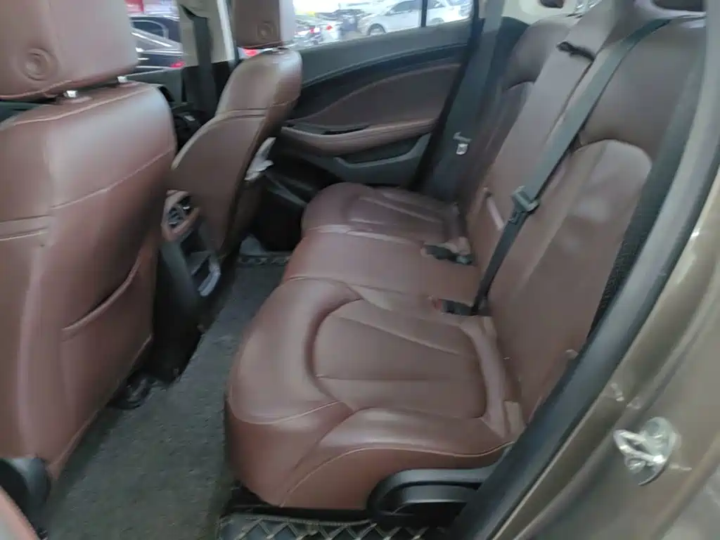 Buick Envision Plus — миниатюра 17