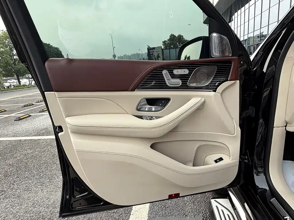 Mercedes-Benz GLS — миниатюра 11