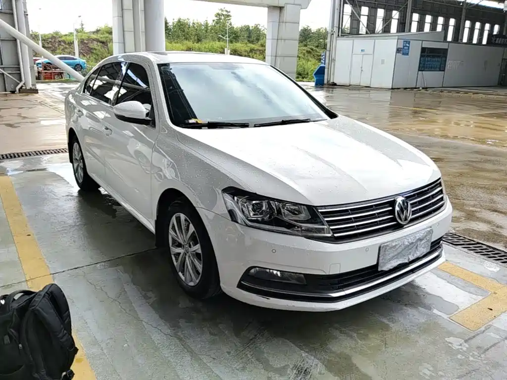 Volkswagen Lavida — миниатюра 4