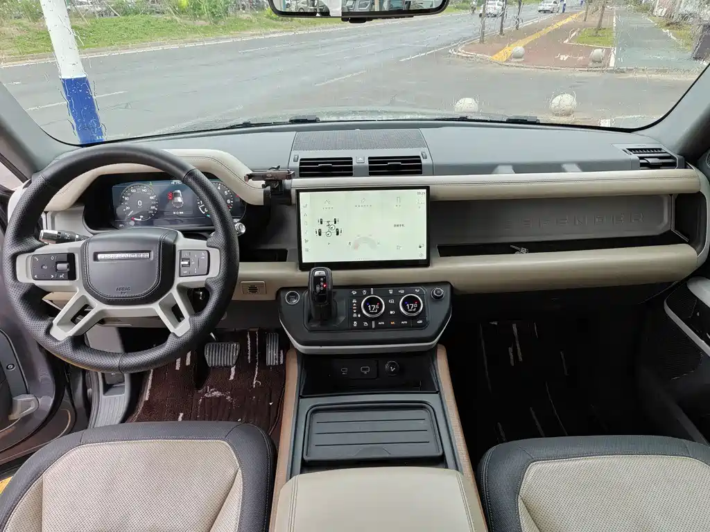 Land Rover Defender — миниатюра 11