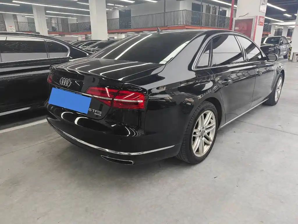 Audi A8 — миниатюра 5