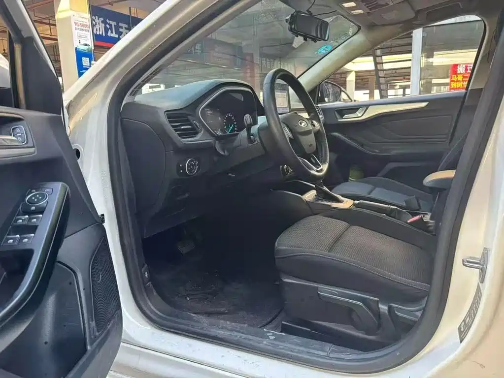 Ford Focus — миниатюра 4