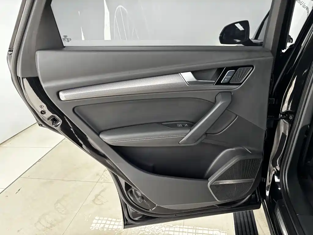 Audi Q5L — миниатюра 21