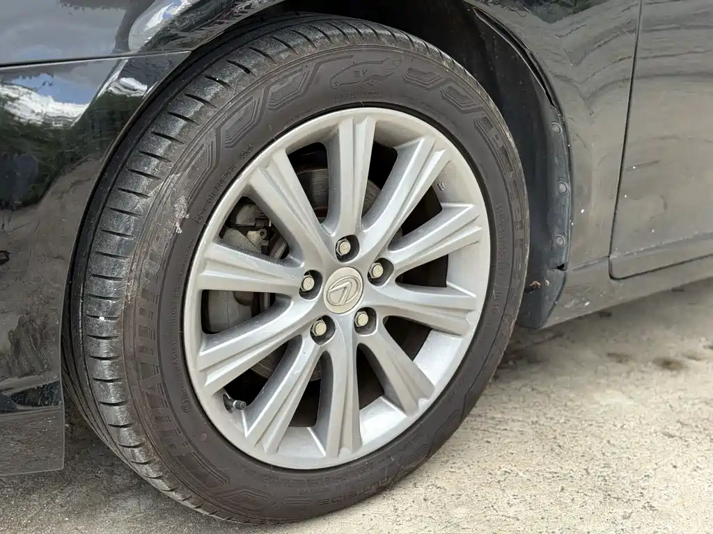 Lexus ES — миниатюра 10