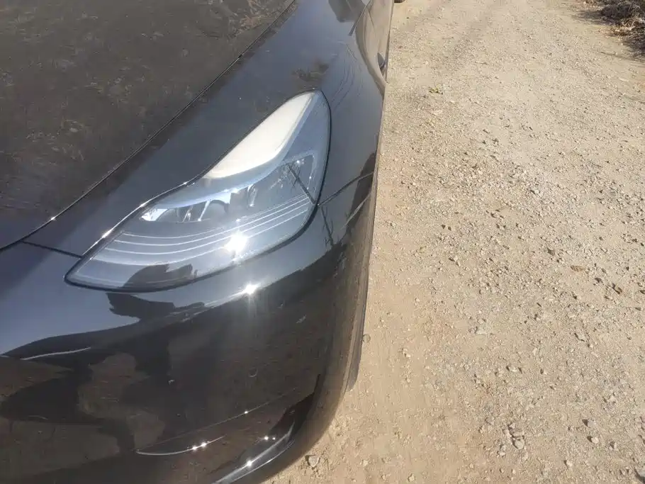 Tesla Model Y — миниатюра 5
