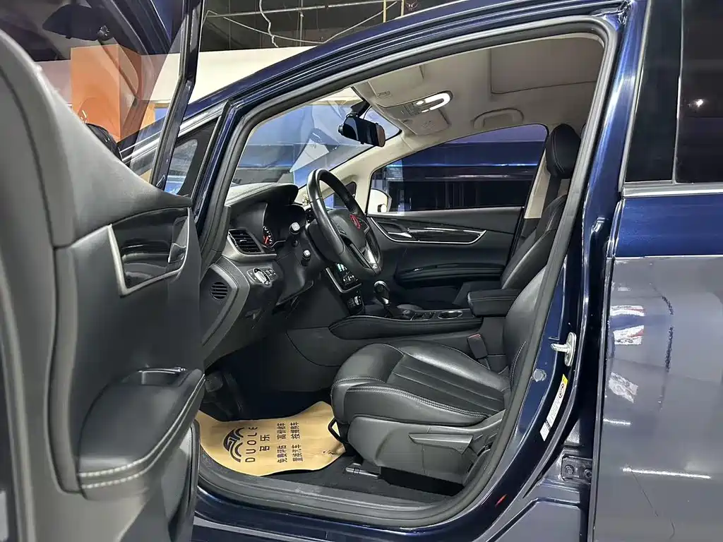 BYD MAX — миниатюра 5