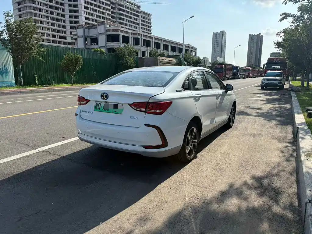 BAIC EU5 — миниатюра 4