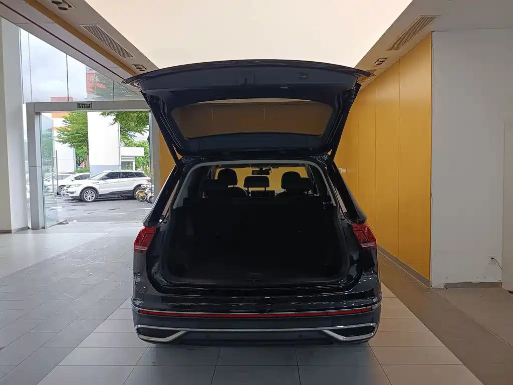 Volkswagen Tiguan L — миниатюра 28
