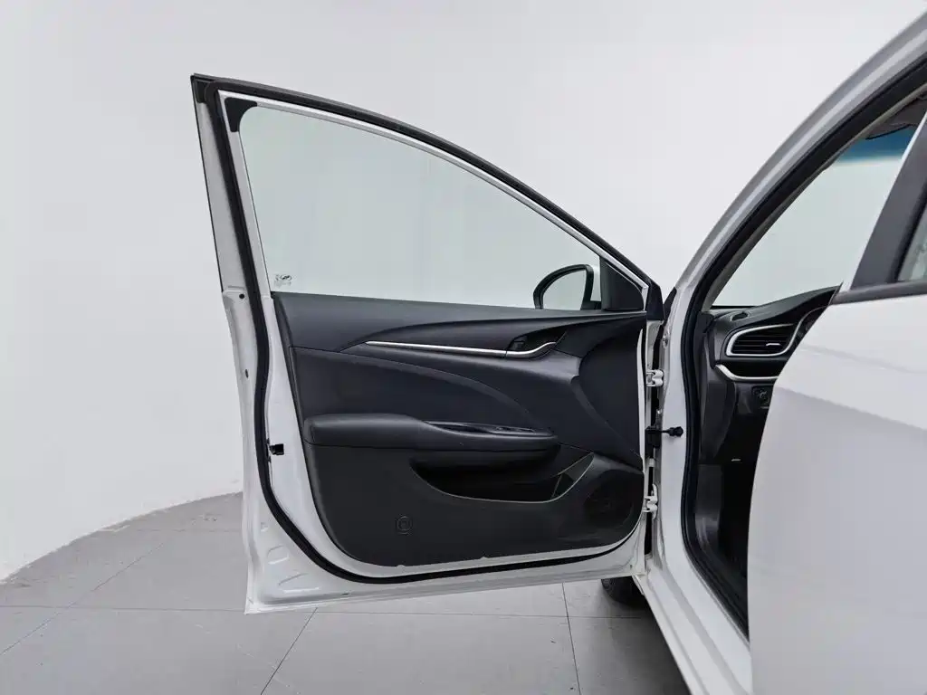 Buick Excelle — миниатюра 8
