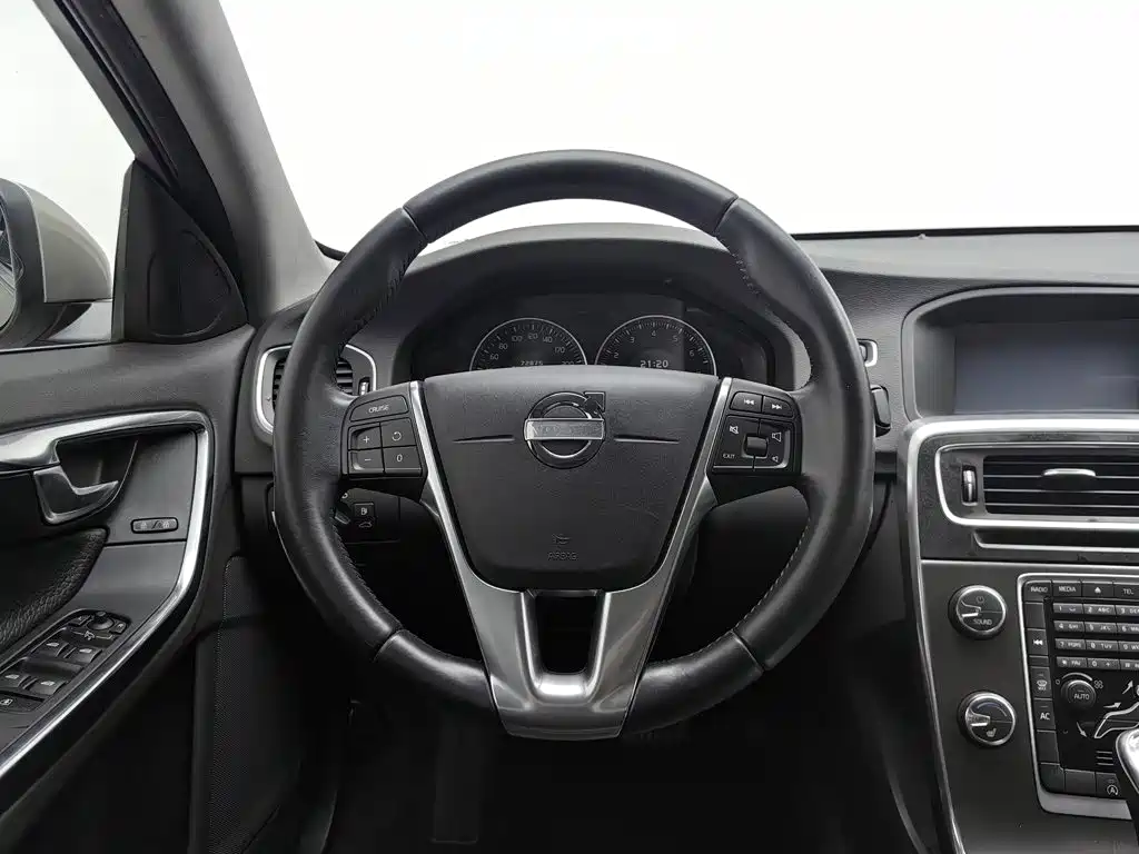 Volvo S60 (Import) — миниатюра 11
