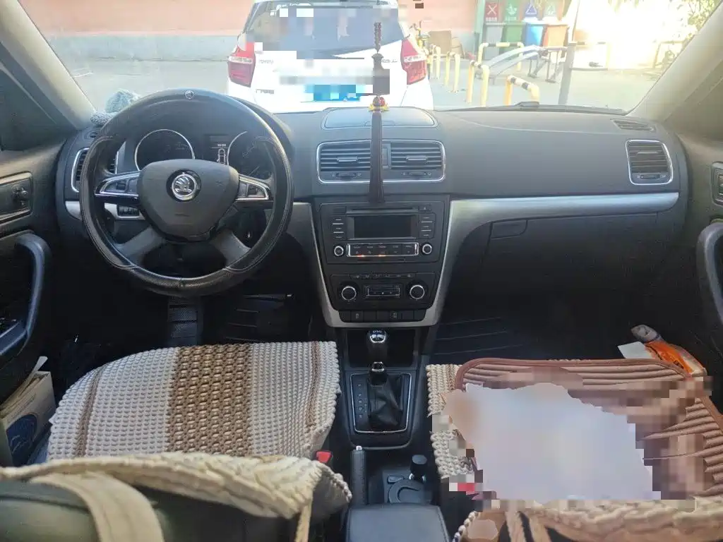 Skoda Yeti — миниатюра 5