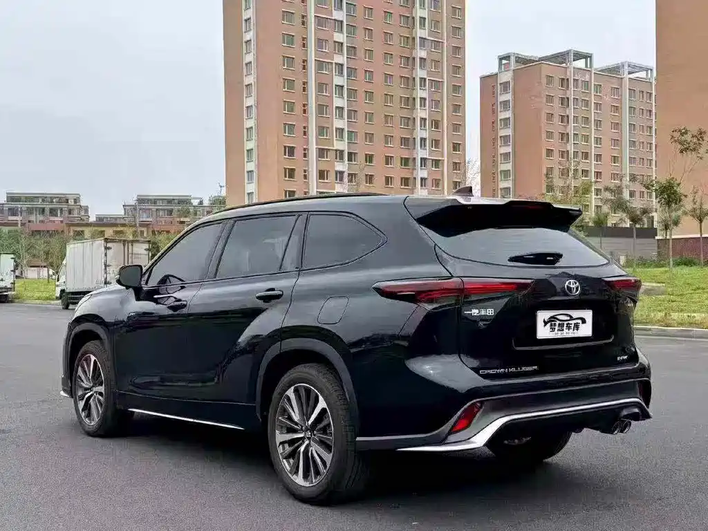 Toyota Crown Kluger — миниатюра 7