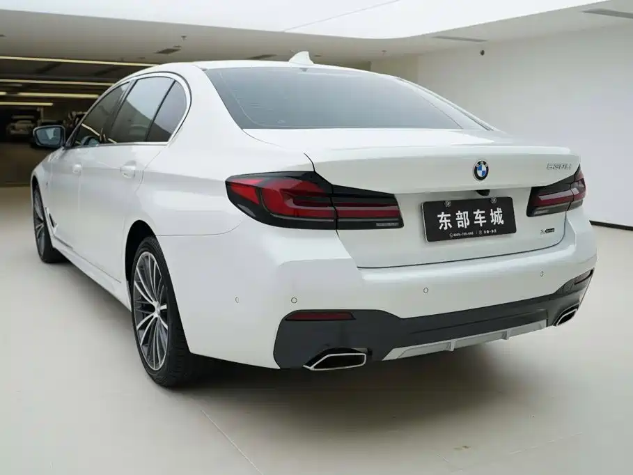 BMW 5 Series — миниатюра 4
