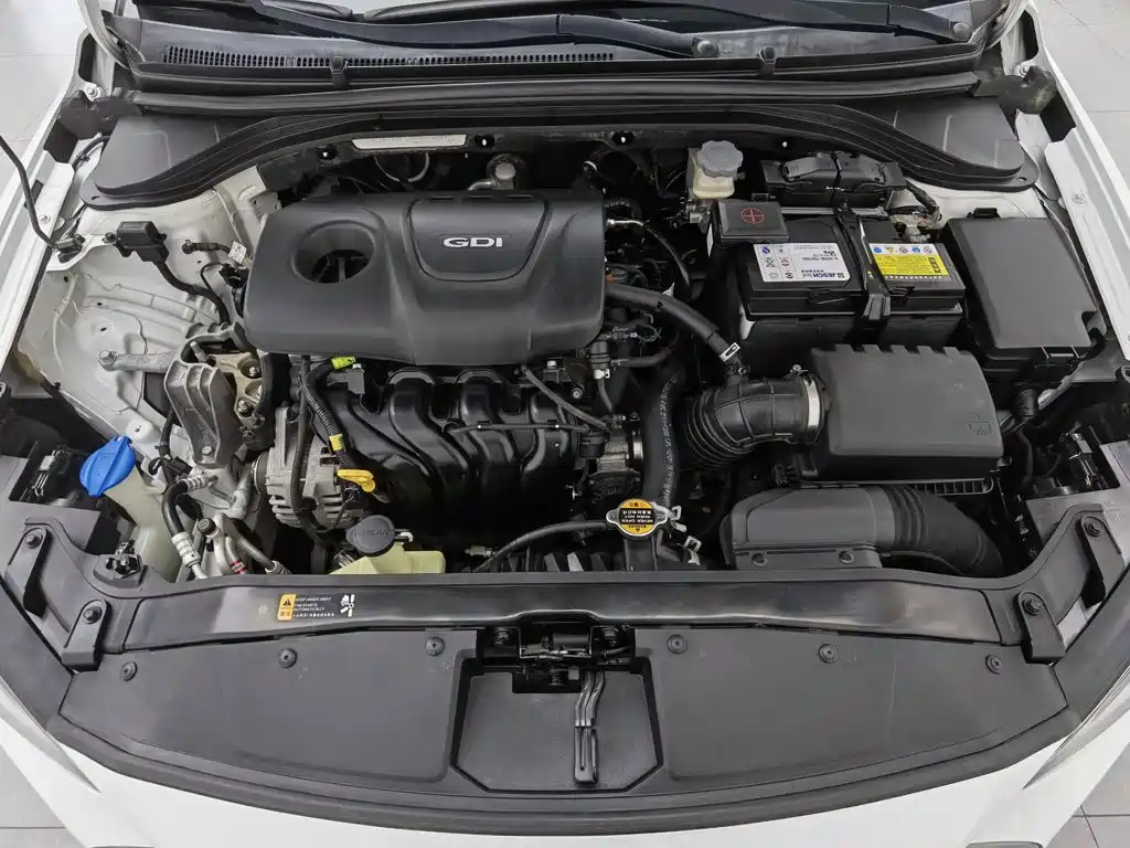 Hyundai Elantra — миниатюра 6