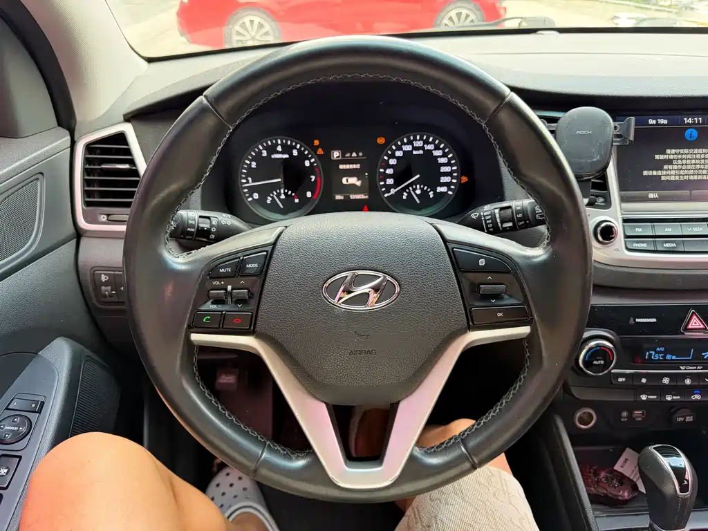 Hyundai Tucson — миниатюра 16