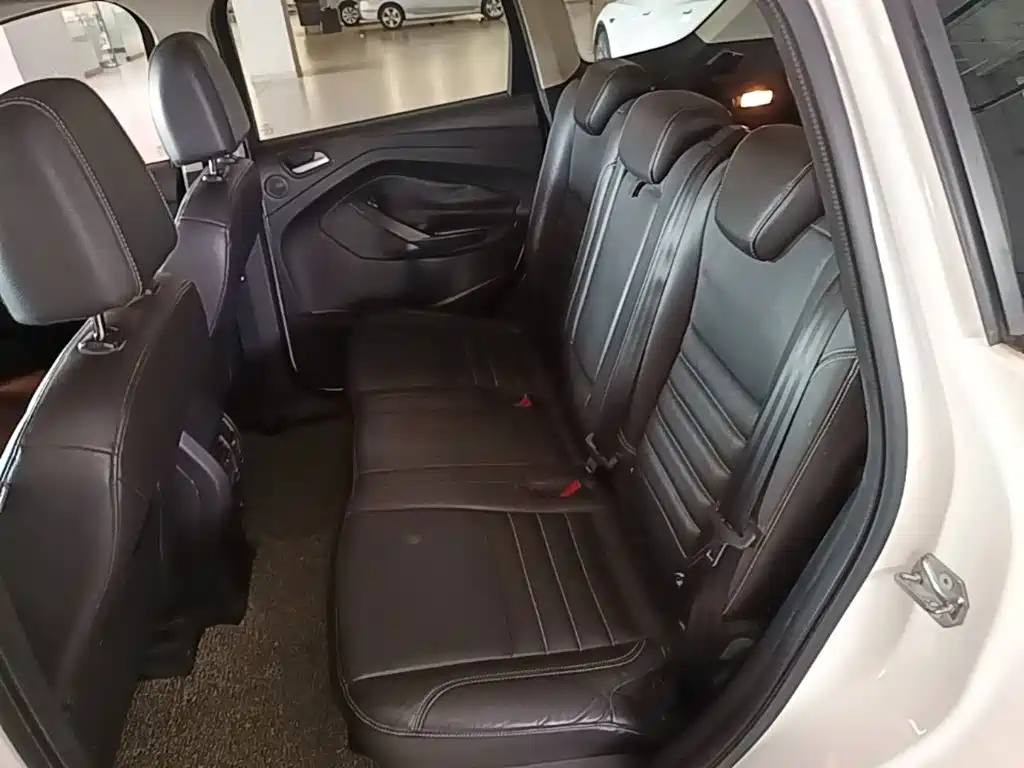 Ford Kuga — миниатюра 17