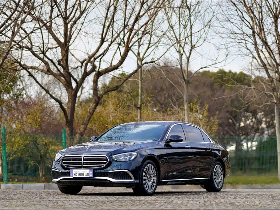 Mercedes-Benz E-Class 2022