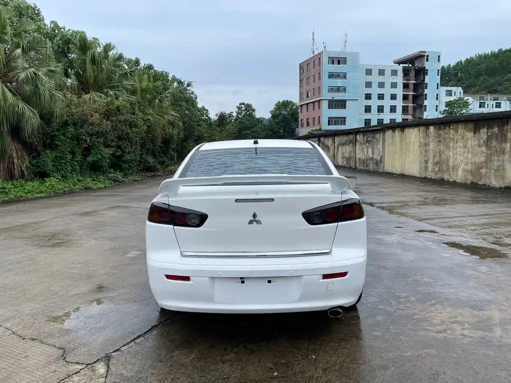 Mitsubishi Lancer EX — миниатюра 8