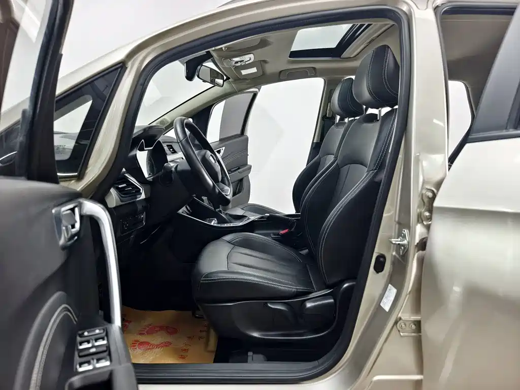 Geely Vision X3 — миниатюра 11