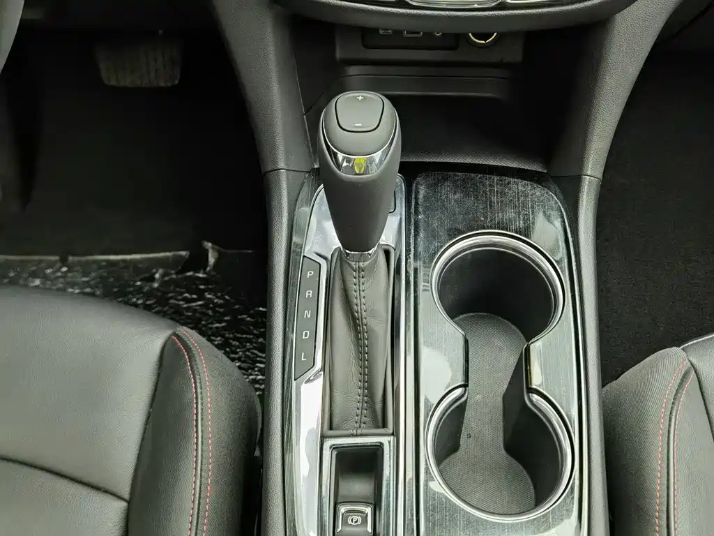 Chevrolet Equinox — миниатюра 13