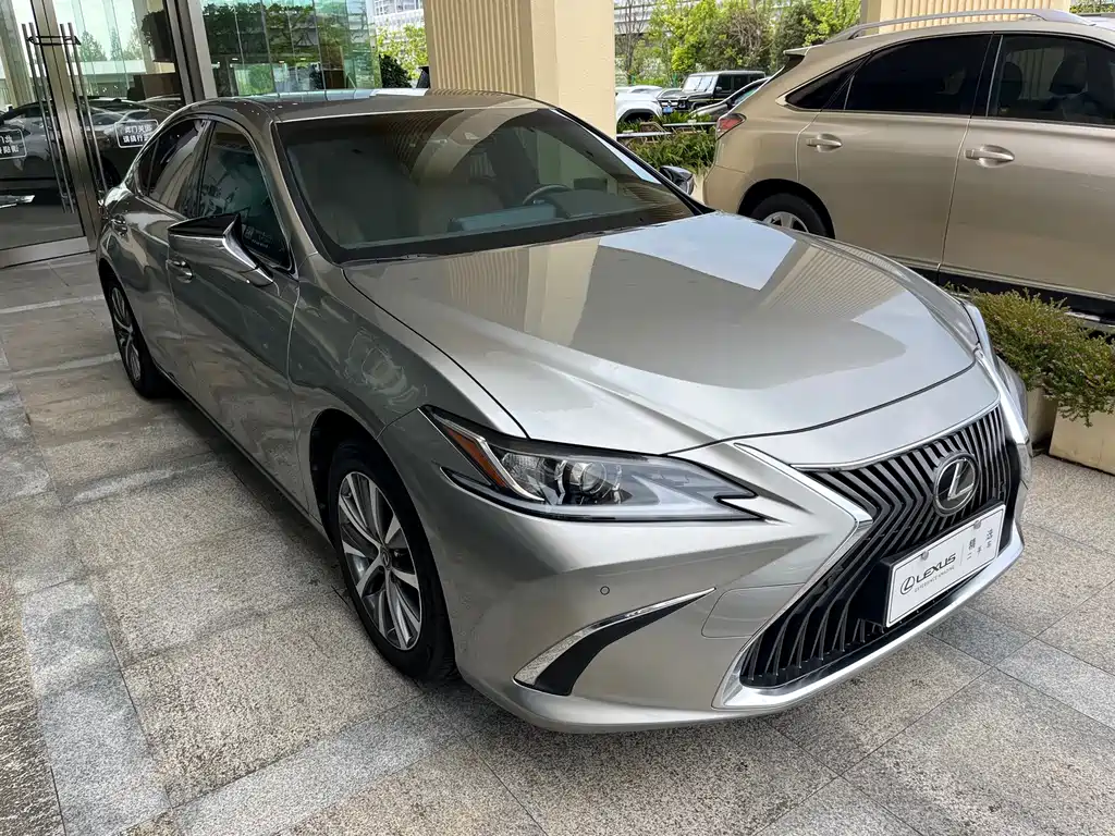 Lexus ES — миниатюра 3