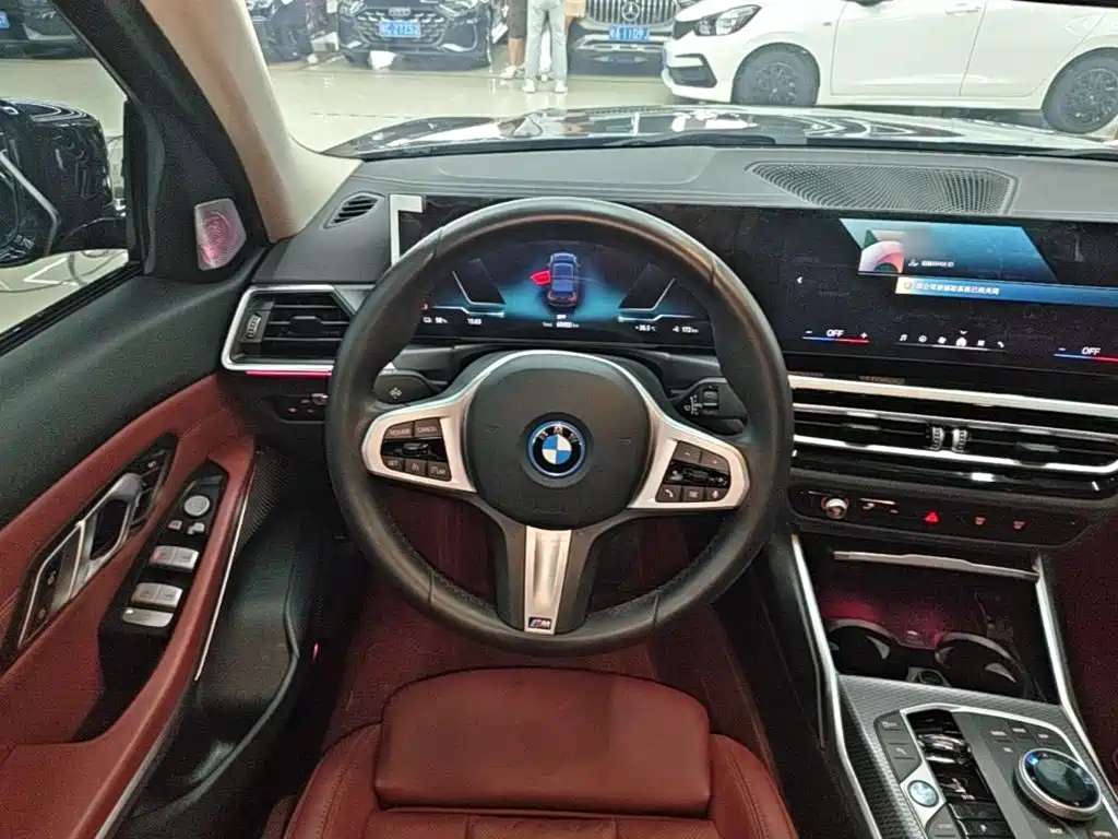 BMW i3 — миниатюра 11