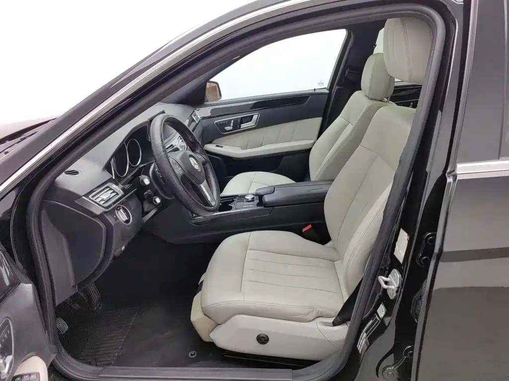 Mercedes-Benz E-Class — миниатюра 10