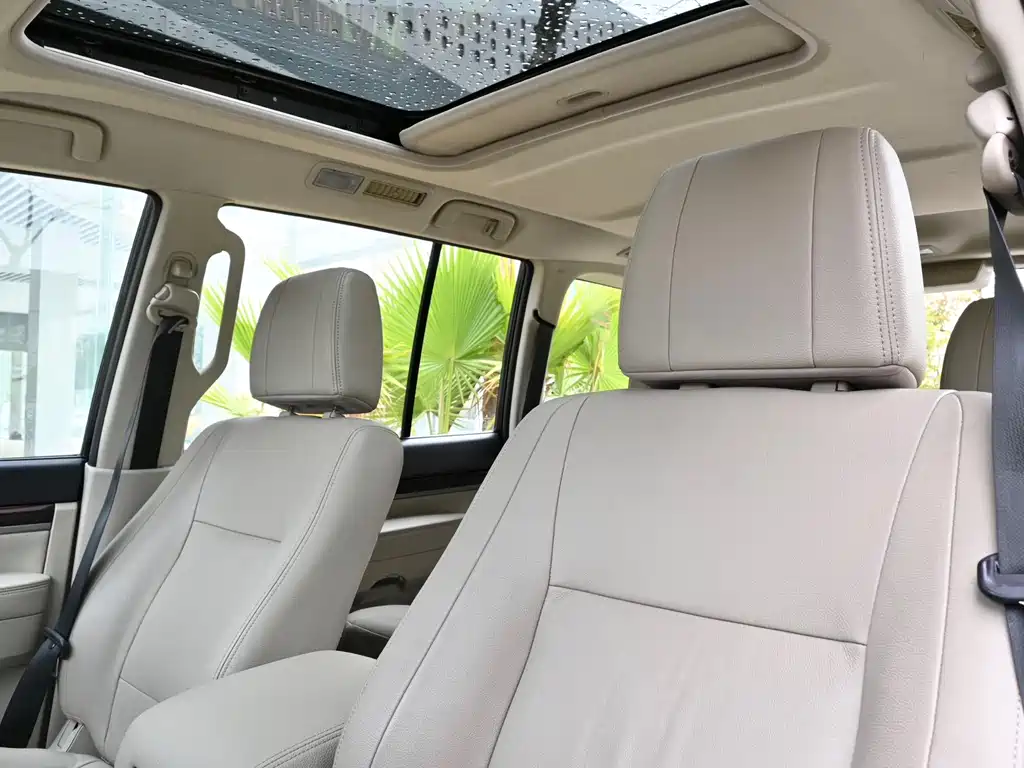Mitsubishi Pajero (Import) — миниатюра 14