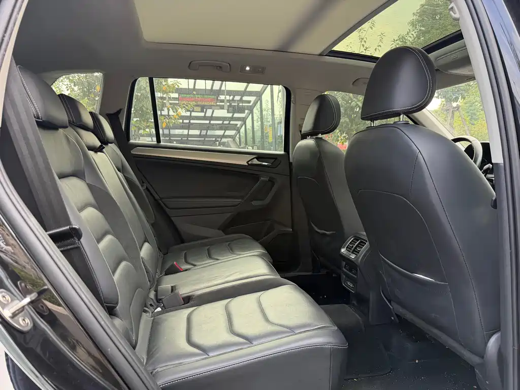 Volkswagen Tiguan L — миниатюра 11