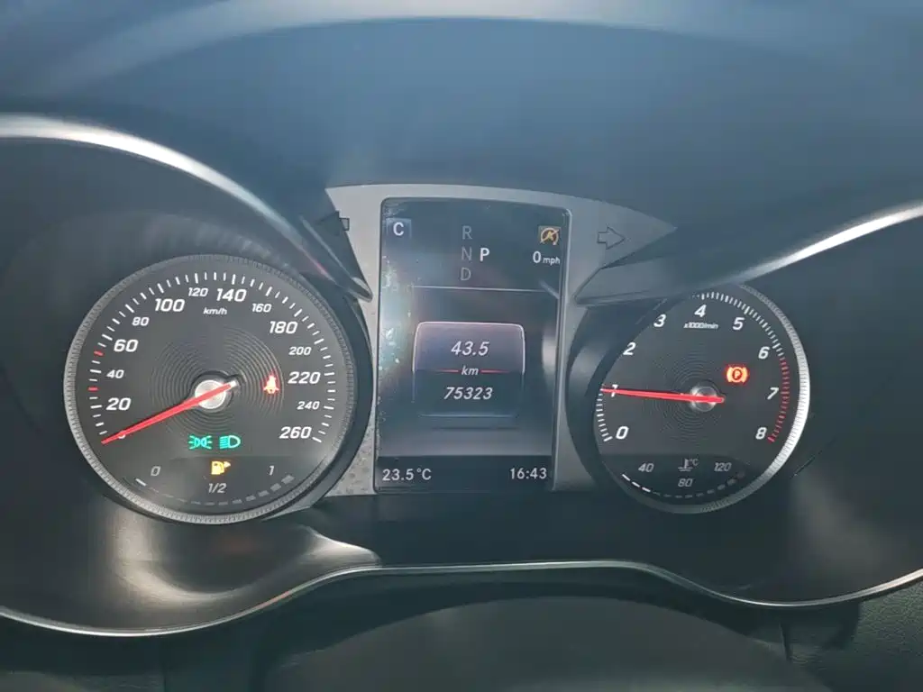 Mercedes-Benz C-Class — миниатюра 8