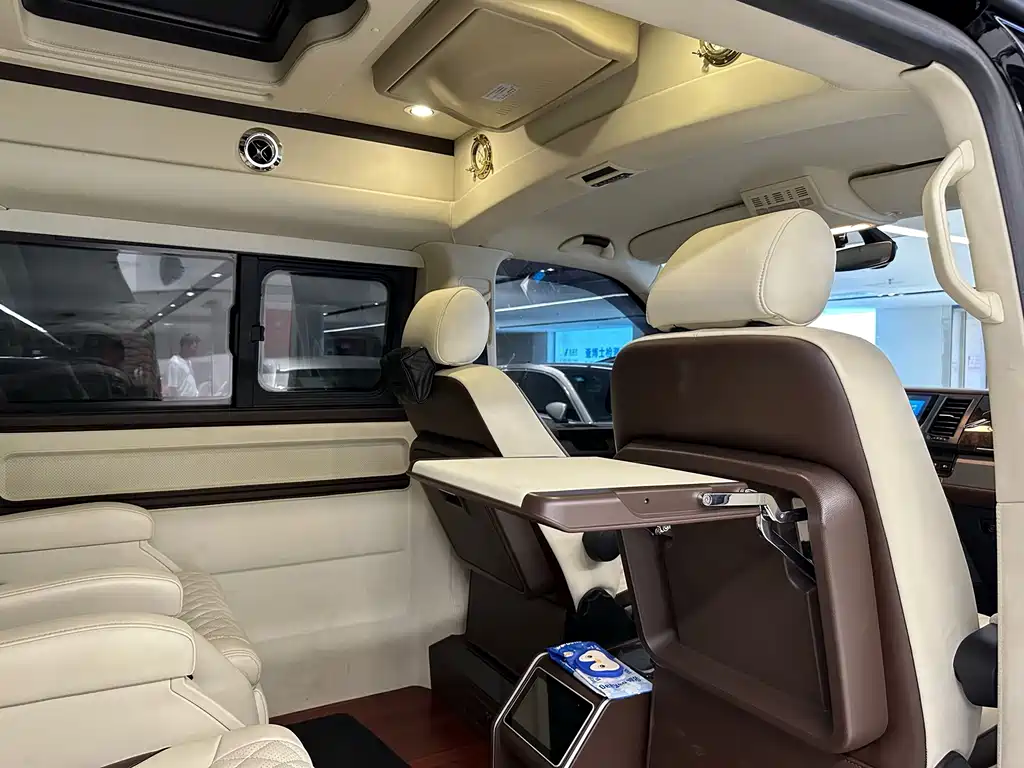Volkswagen Caravelle — миниатюра 13