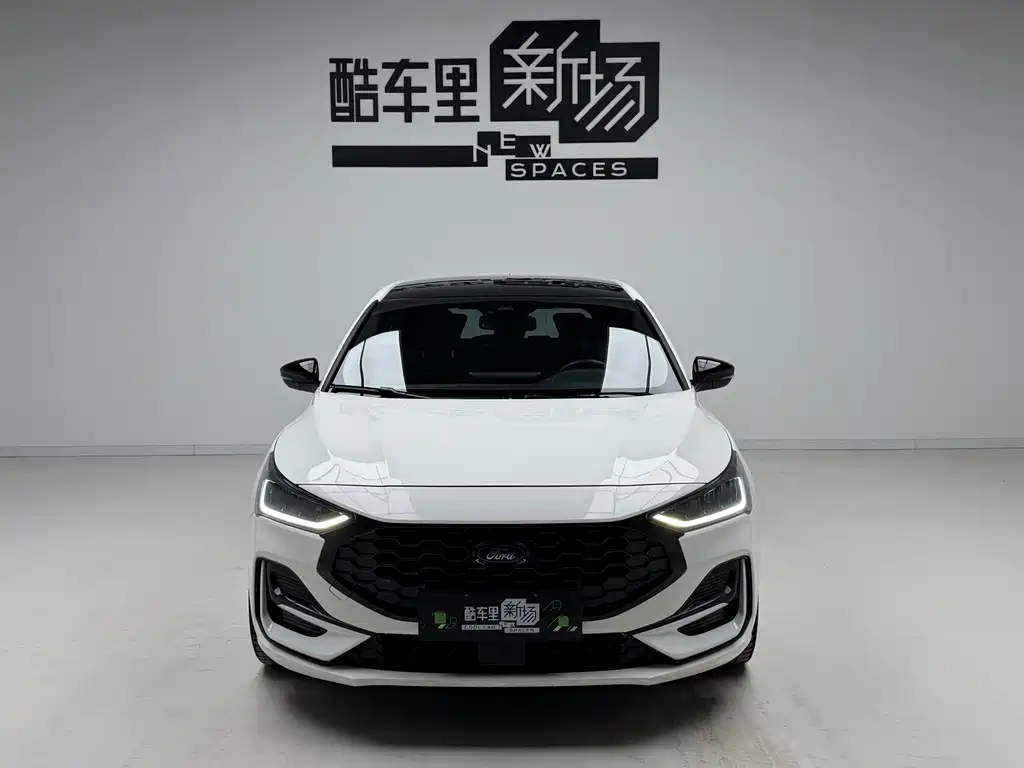 Ford Focus 2022 EcoBoost 180 AT ST Line