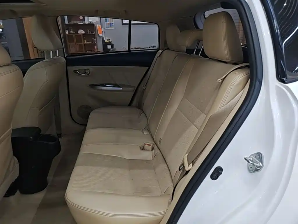Toyota Yaris L — миниатюра 17