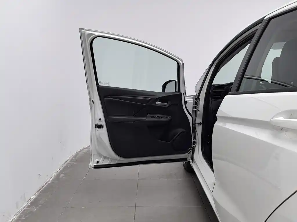 Honda Fit — миниатюра 8