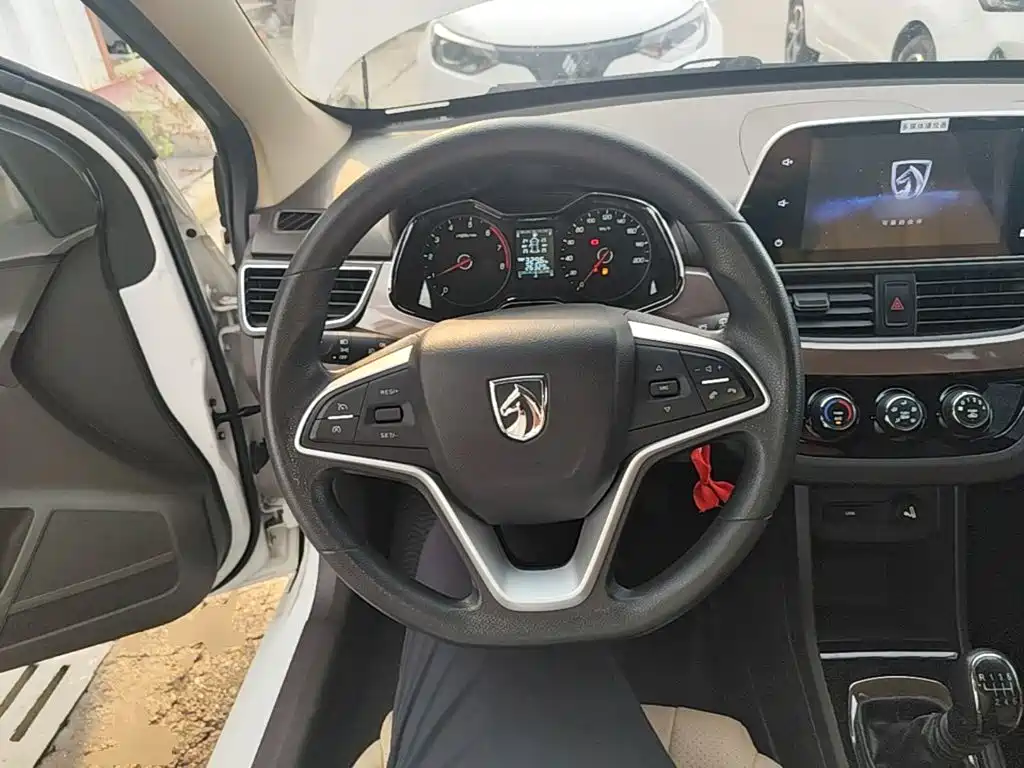Baojun 310W — миниатюра 11