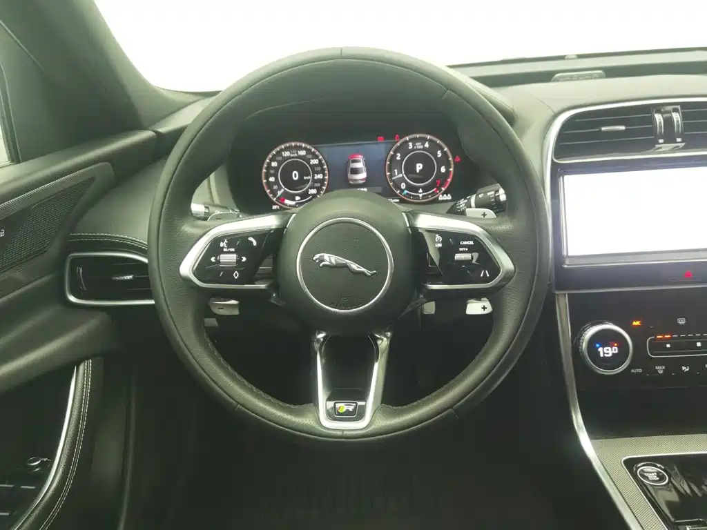 Jaguar XEL — миниатюра 11