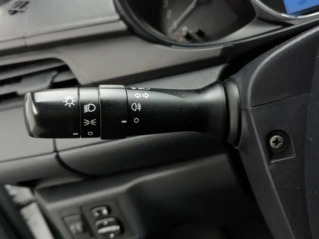 Toyota Yaris L — миниатюра 21