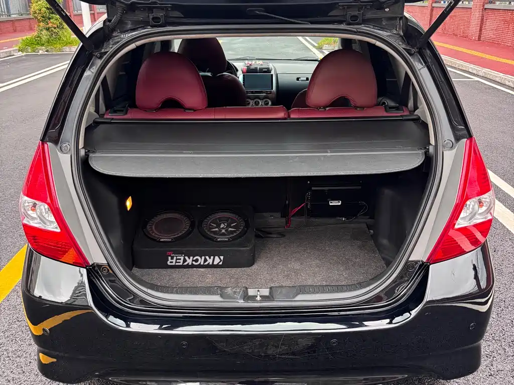 Honda Fit — миниатюра 17