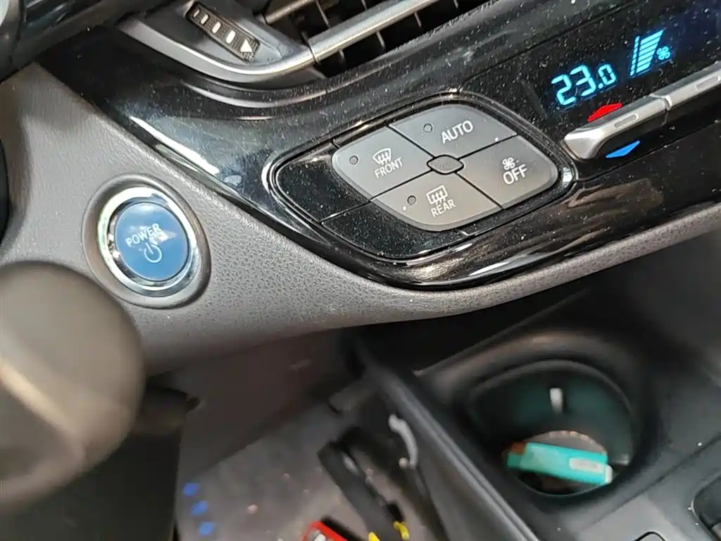 Toyota C-HR EV — миниатюра 17