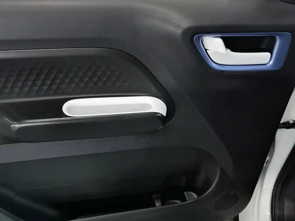 Wuling MINIEV — миниатюра 9