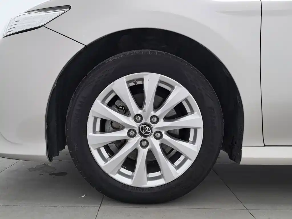 Toyota Camry — миниатюра 17