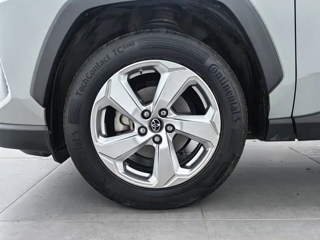Toyota RAV4 — миниатюра 17