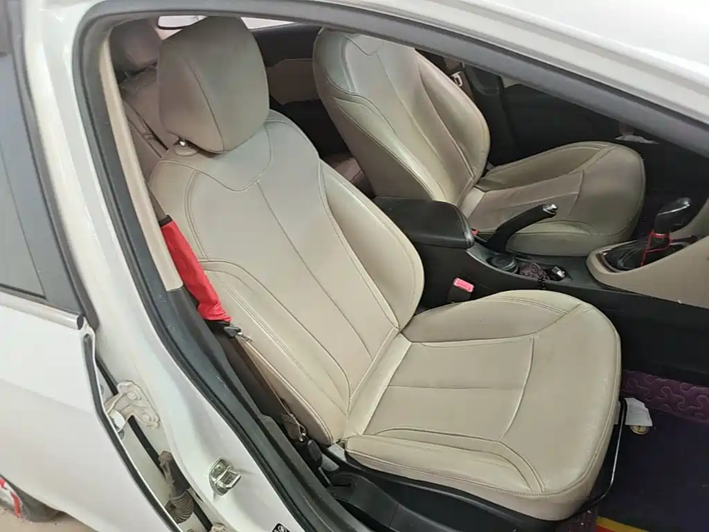 Buick Excelle — миниатюра 25