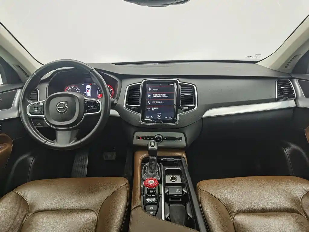 Volvo XC90 — миниатюра 5