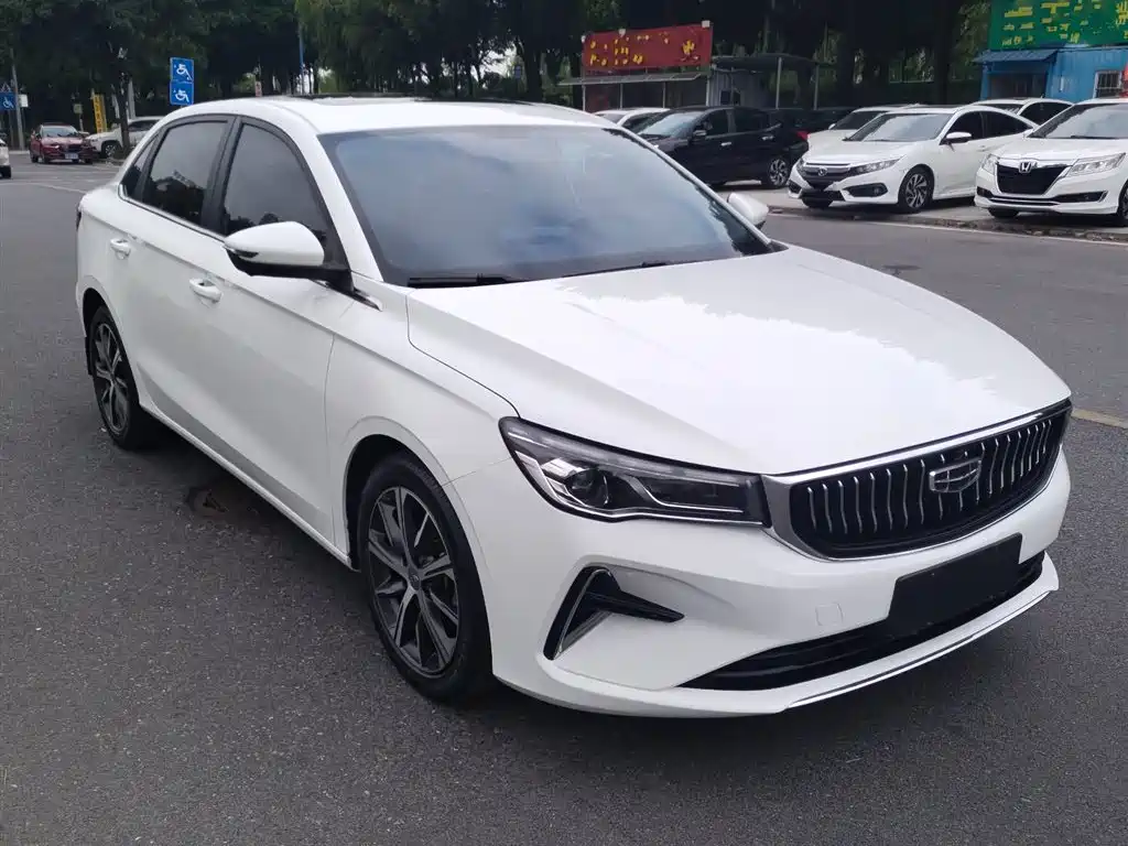 Geely Emgrand 2022 4 1.5L CVT Luxury