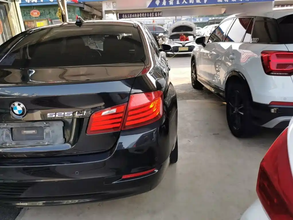 BMW 5 Series — миниатюра 8
