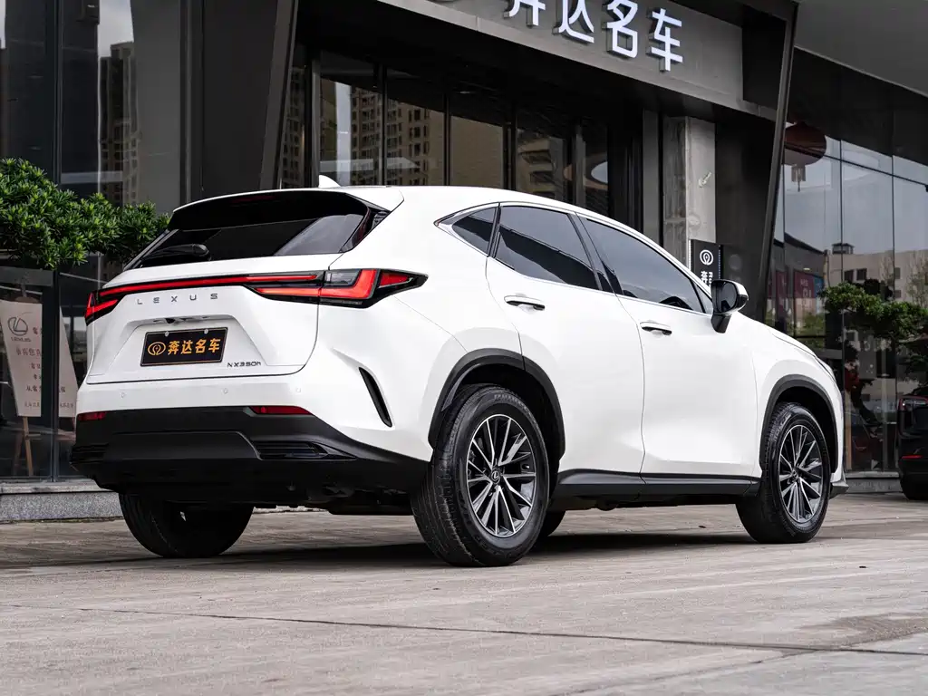 Lexus NX — миниатюра 3