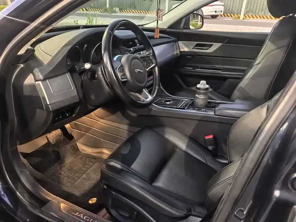 Jaguar XFL — миниатюра 10