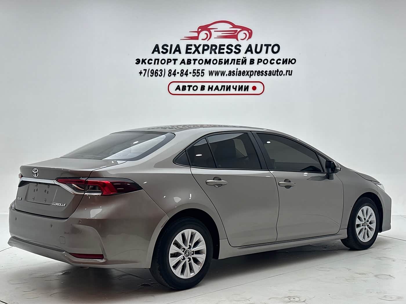 Toyota Corolla 1.5 л 2023 г. Серебристо-серый, пробег 40000 км